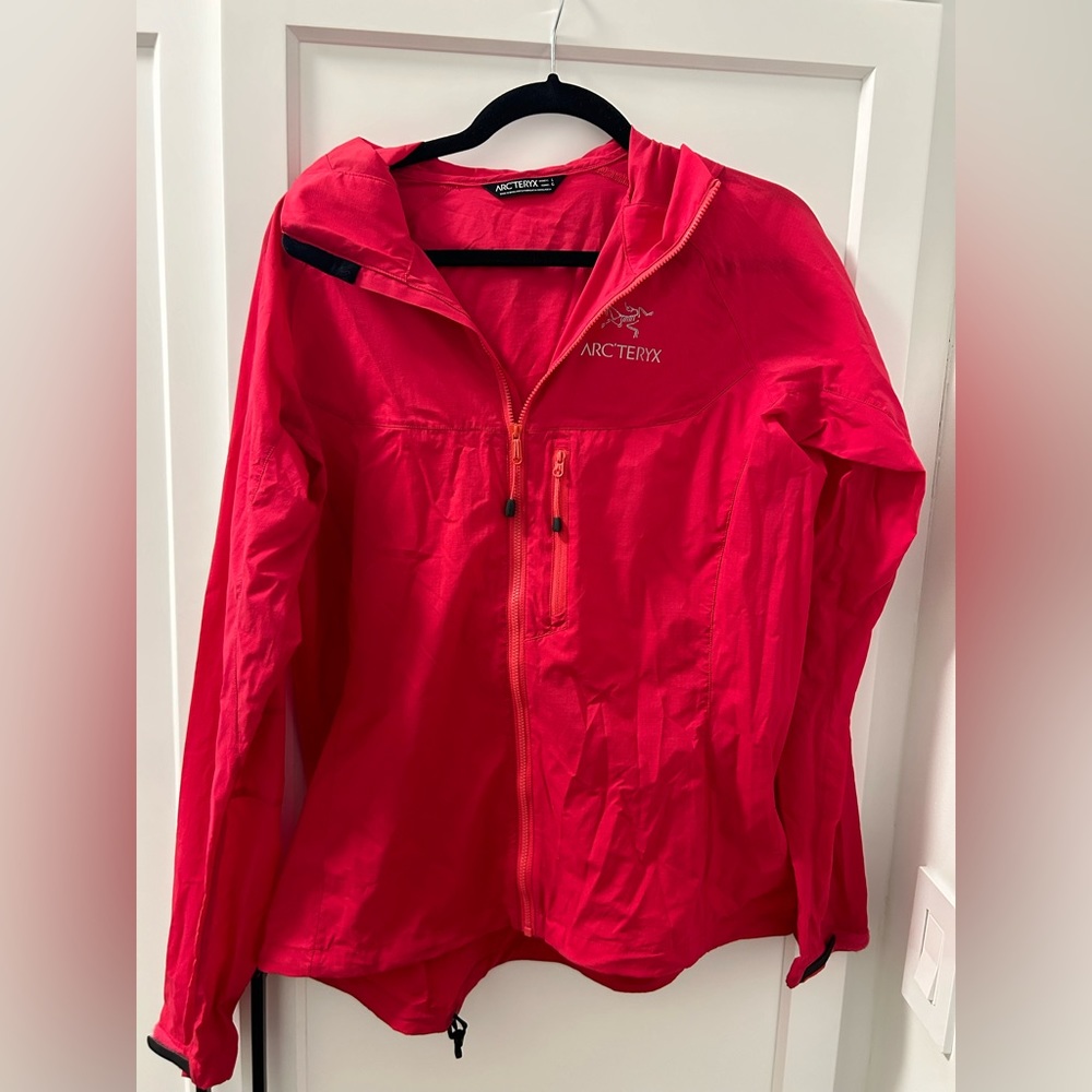Lightweight Arcteryx running shell